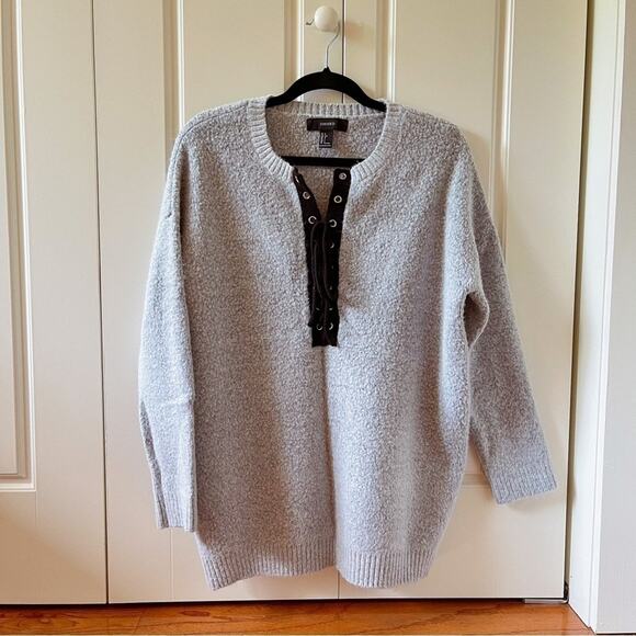 Forever 21 🖤 Oversized Grey Lace Up Sweater Size Large - Picture 2 of 4